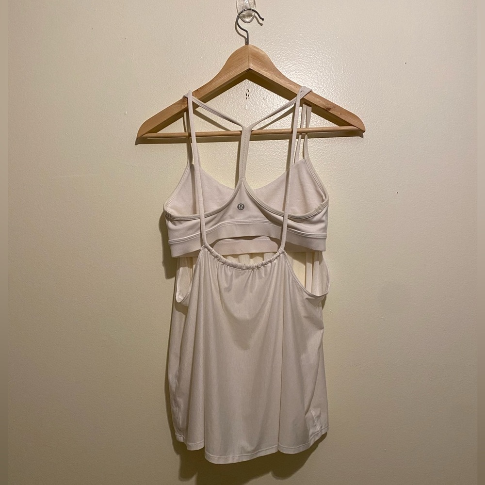Lululemon athletica Elegant Cream Women's Bra & Top. Size 8 ( no pads )